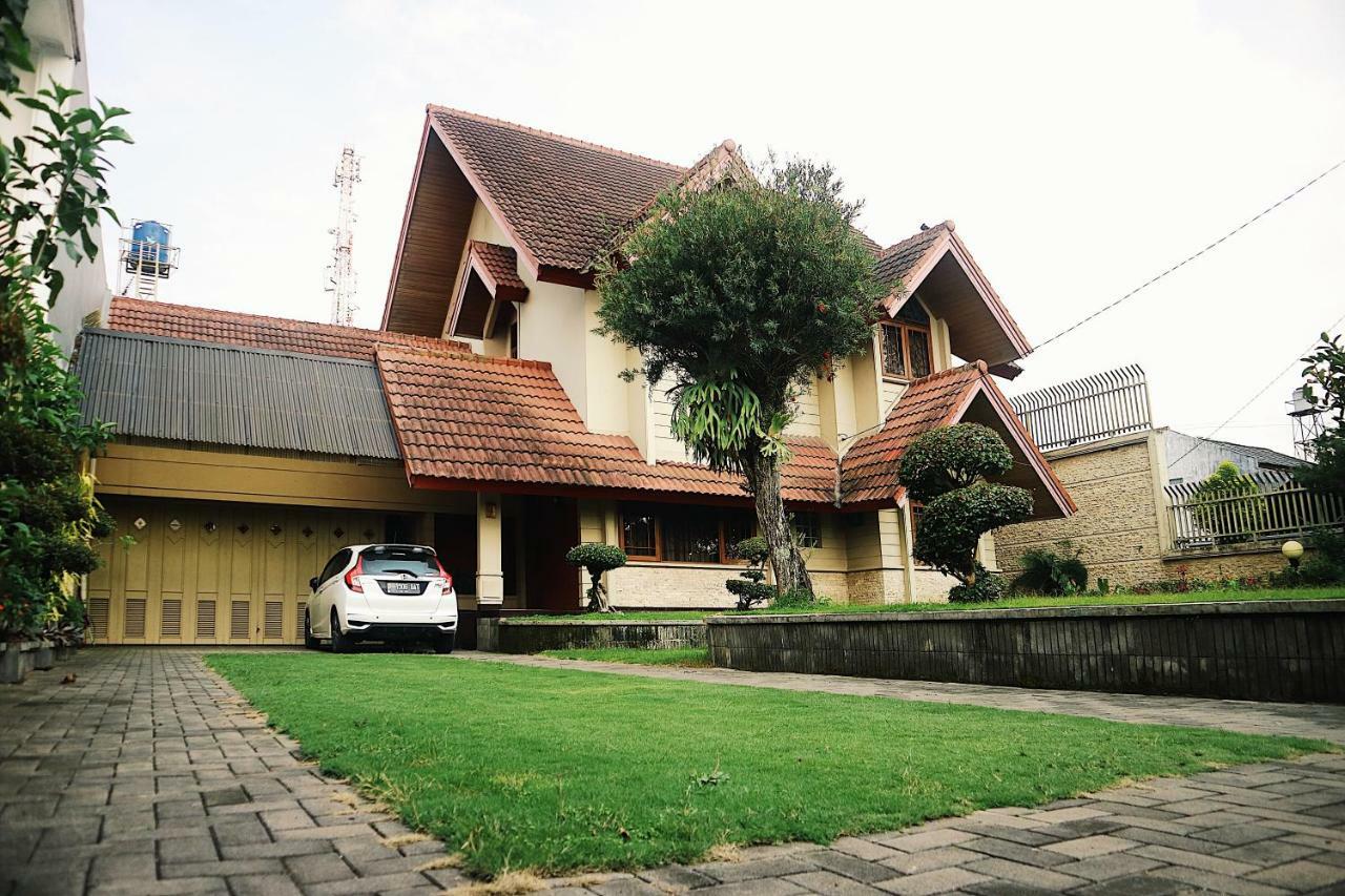 Villa Nuansa Alam Lembang Exterior foto